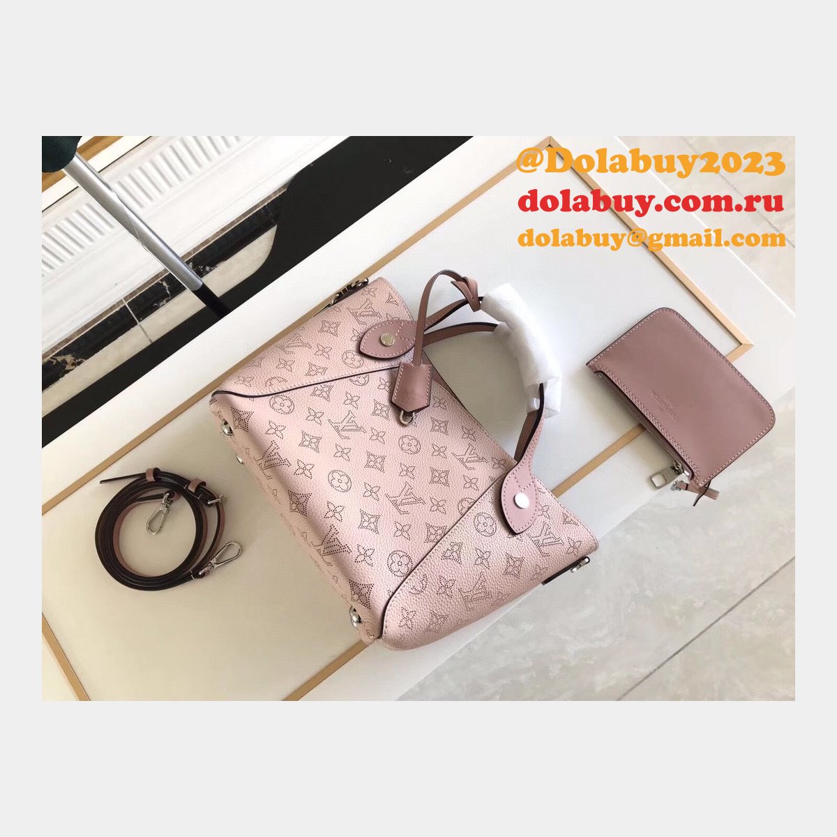 7 Star Louis Vuitton Mahina M54353/M54350 Hina Handbags