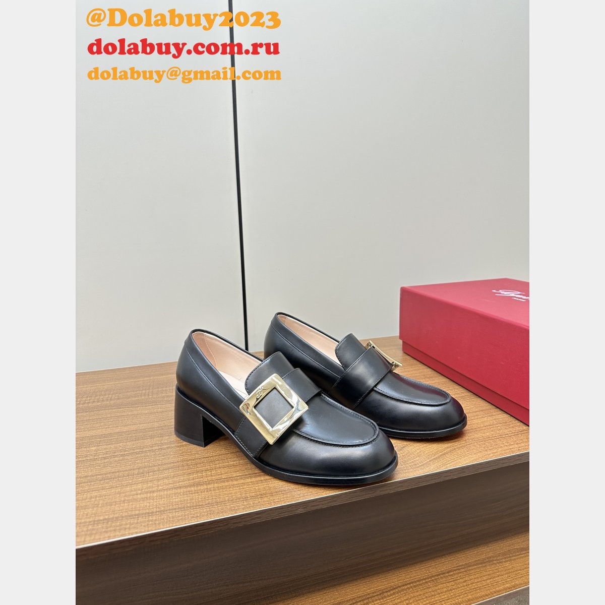 Roger Vivier Viv Replica Rangers Buckle-embellished Loafers Shoes