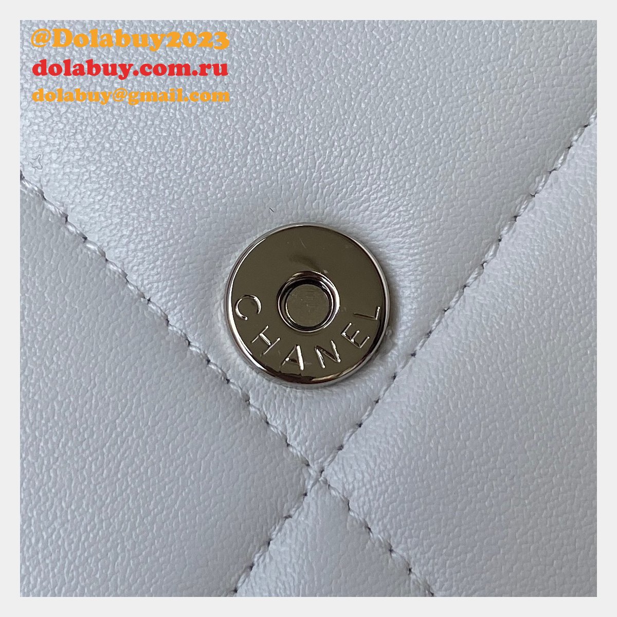 Best Quality Replica New WOC AP0957 19 Wallet Chain Glossy Calfskin Bag