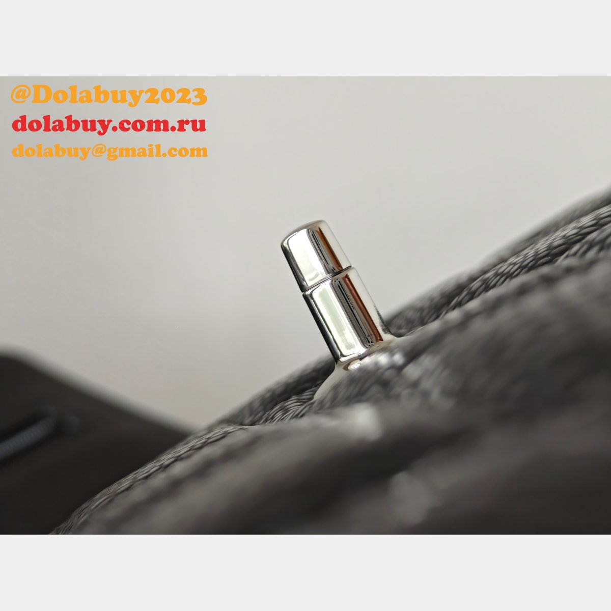 Fashion AP4241 Chain Wallet Knockoff Black Bag