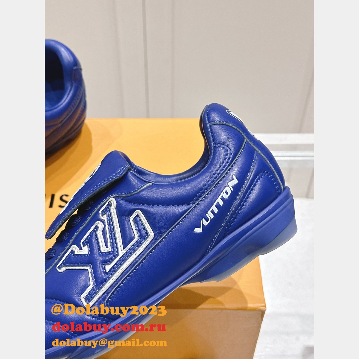 Wholesale 7 Star LV Footprint Soccer Sneaker