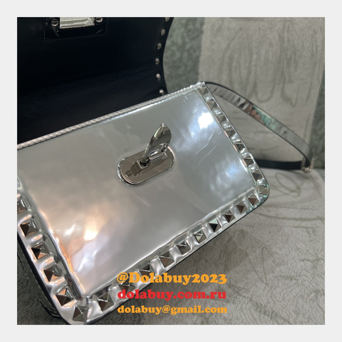 Cheap Fake Valentino Garavani Rockstud Calf Small Bag