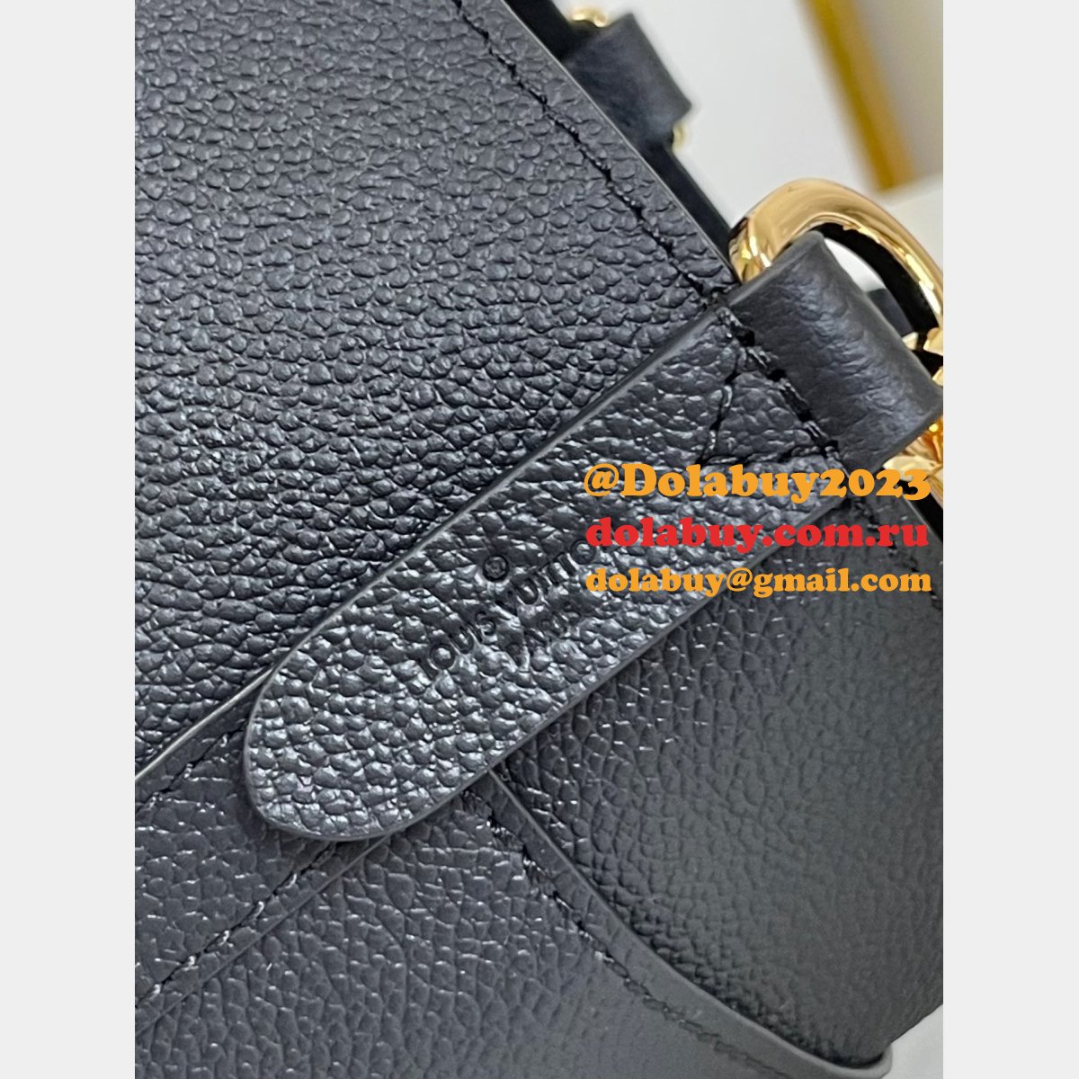 Lock and Walk Lockme M24165/M24006 7 Star Replicas Louis Vuitton Bag