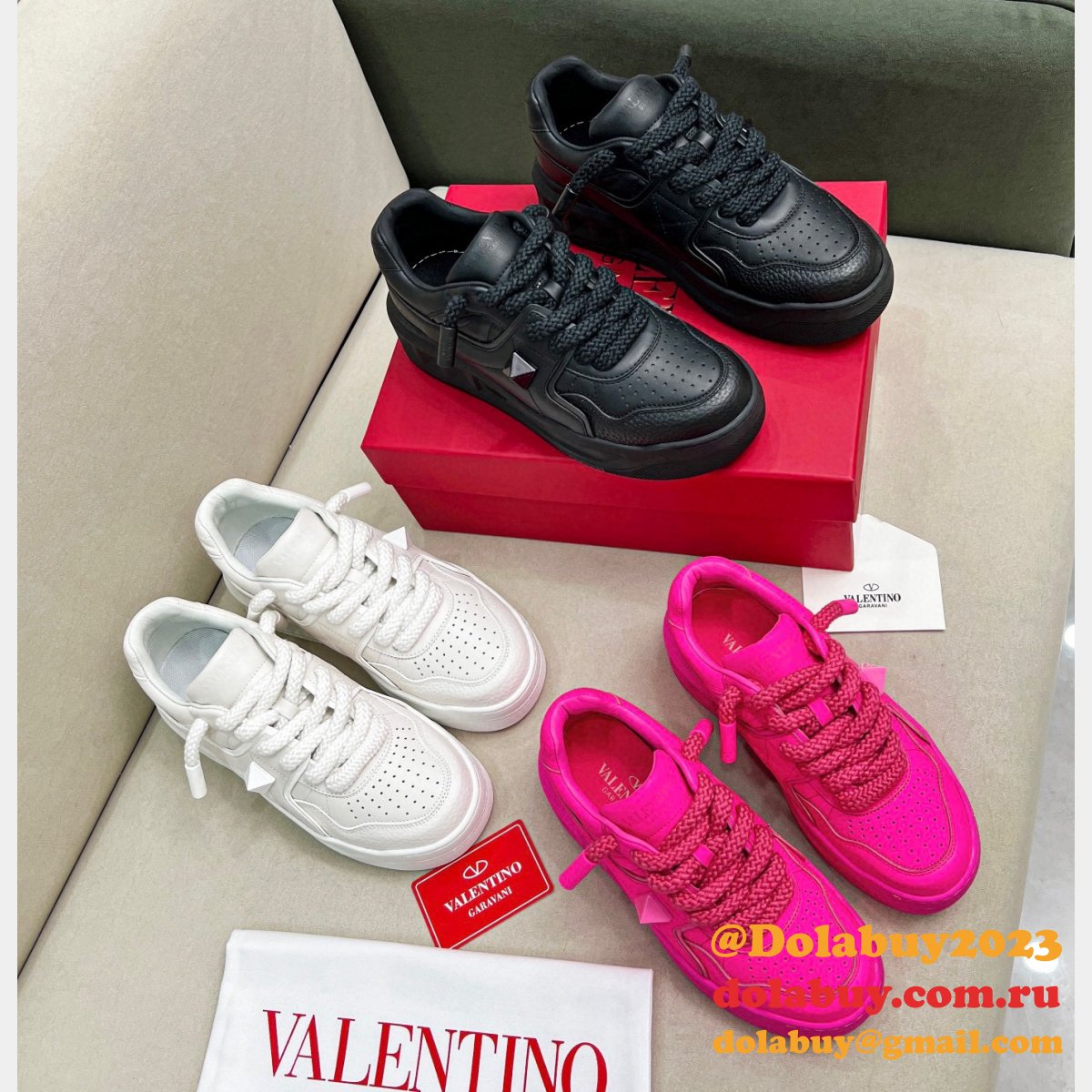 Best Quality Valentino Bread Shoes/Sneakers Good Women/Men price