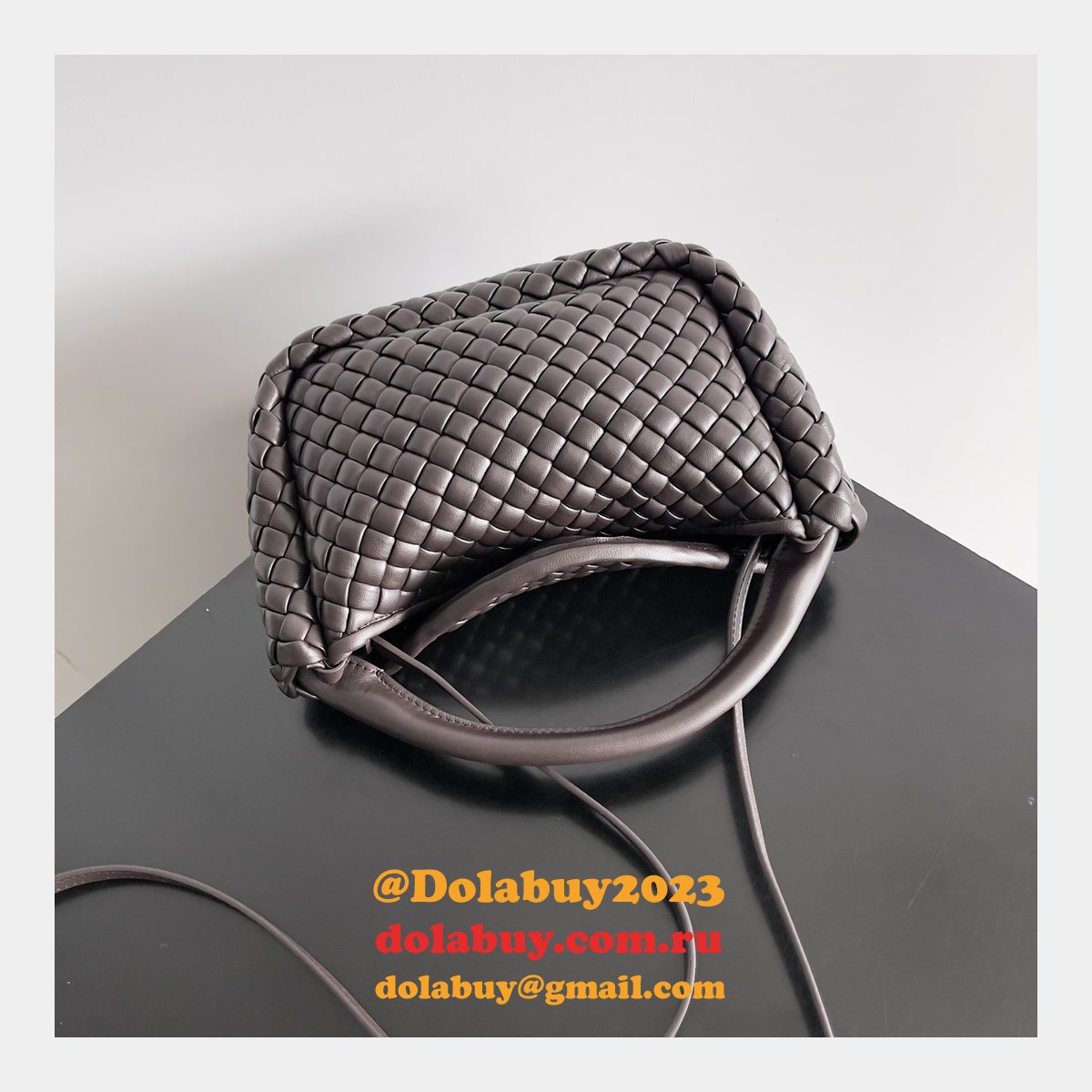 New BOTTEGA VENETA COBBLE Top Handle Bag