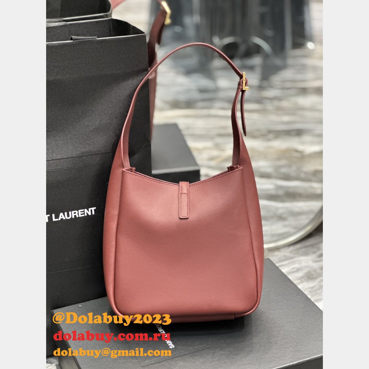 Fake Saint Laurent LE 5 À 7 SOFT 713938 Perfect Bag