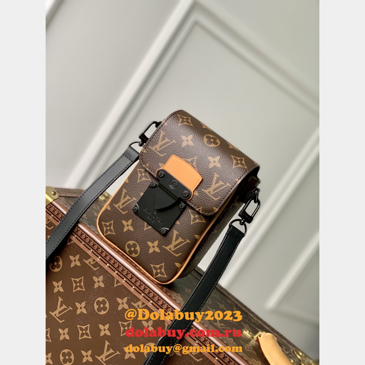 S-Lock Vertical wearable wallet M81522 Louis Vuitton Luxury Bag