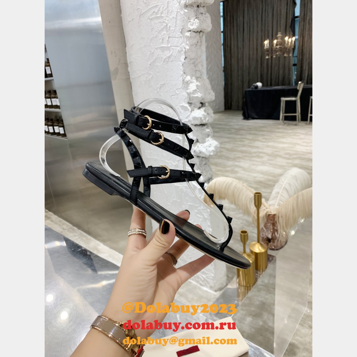 Valentino 1:1 Mirror ROCKSTUD METALLIC FLAT FLIP-FLOP SANDAL