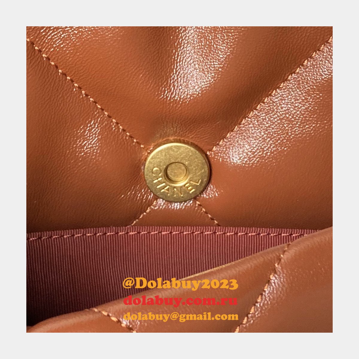 Where Can I Buy AS1161/AS1160 19 Shiny Flap Replica Bags