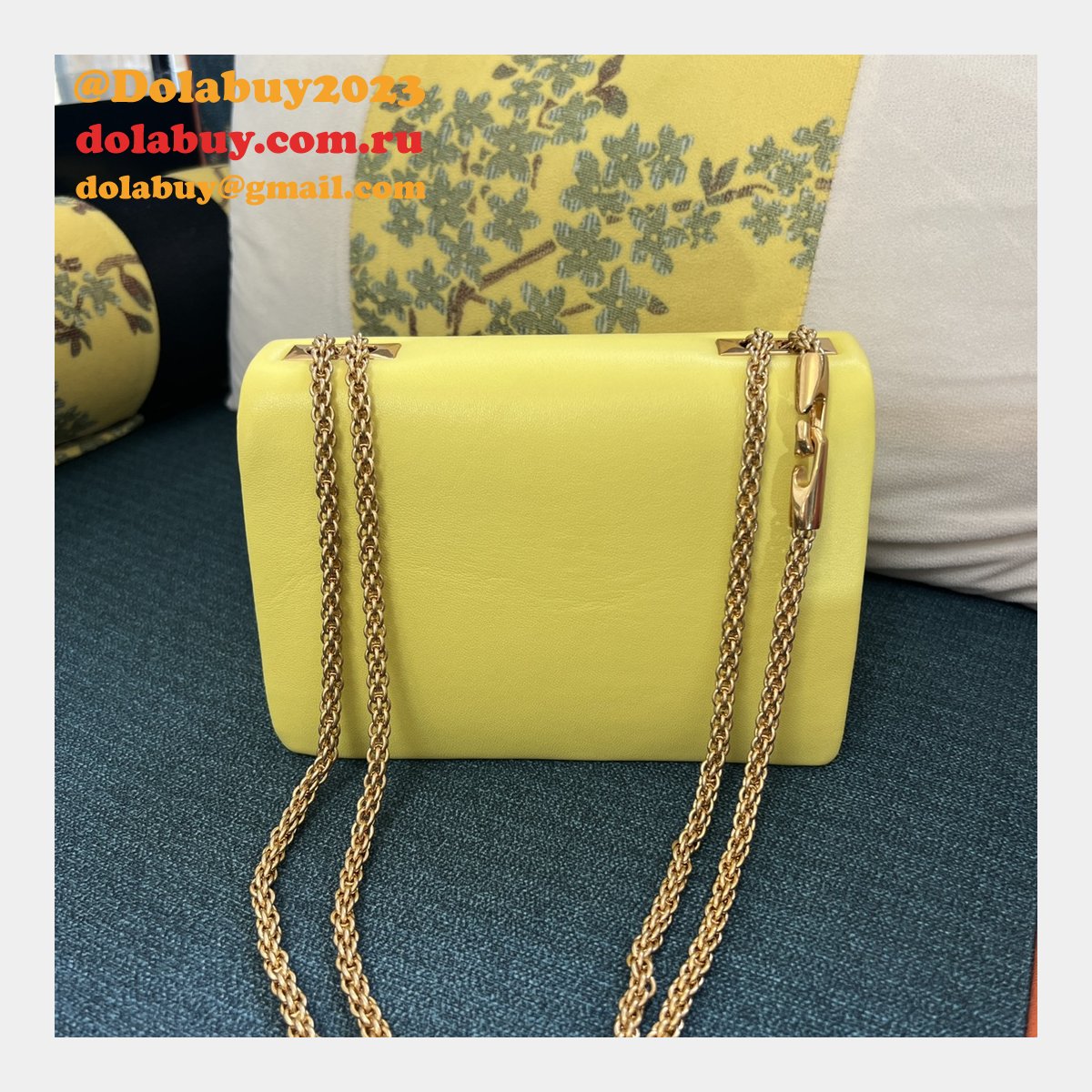 AAA+ Shop Valentino Garavani ONE STUD Chain Handbag