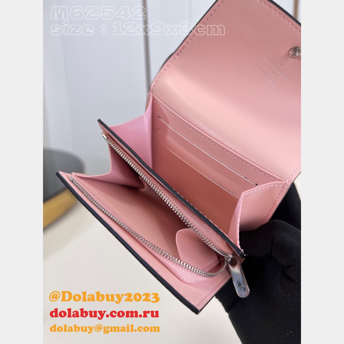 Iris Compact Wallet Mahina M62542/M62543 Louis Vuitton Replica Bag