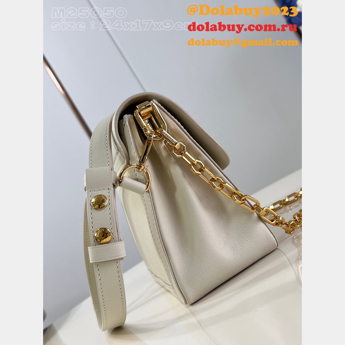 Sale Fake Louis Vuitton Dauphine Soft MM H27 M25209 Bag