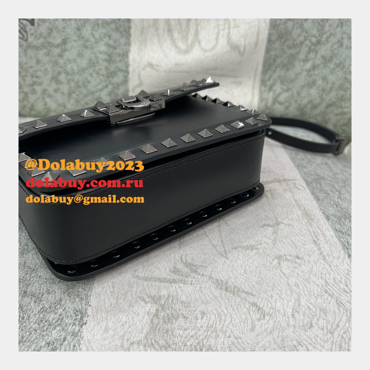 Cheap Fake Valentino Garavani Rockstud Calf Small Bag