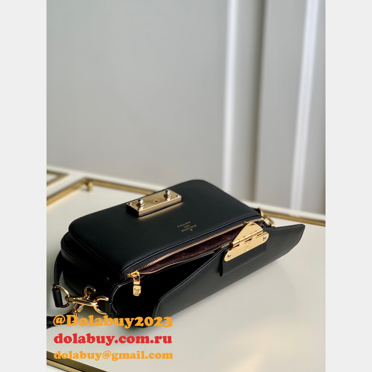 High Quality Perfect Louis Vuitton Fake M20395 2WAY Handbags