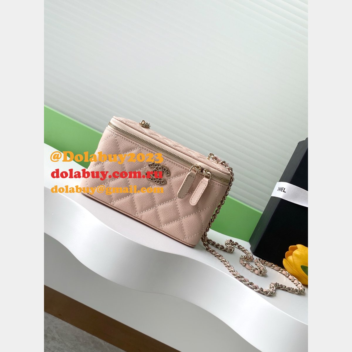 Luxury Long Vanity AP4530 Replica Chain Shiny Bag