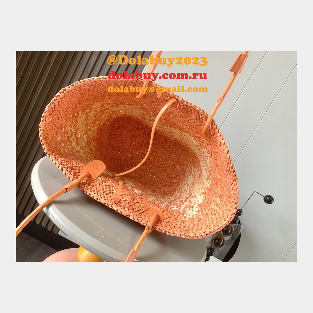 Perfect loewe Anagram Basket bag in iraca palm and calfskin 8008