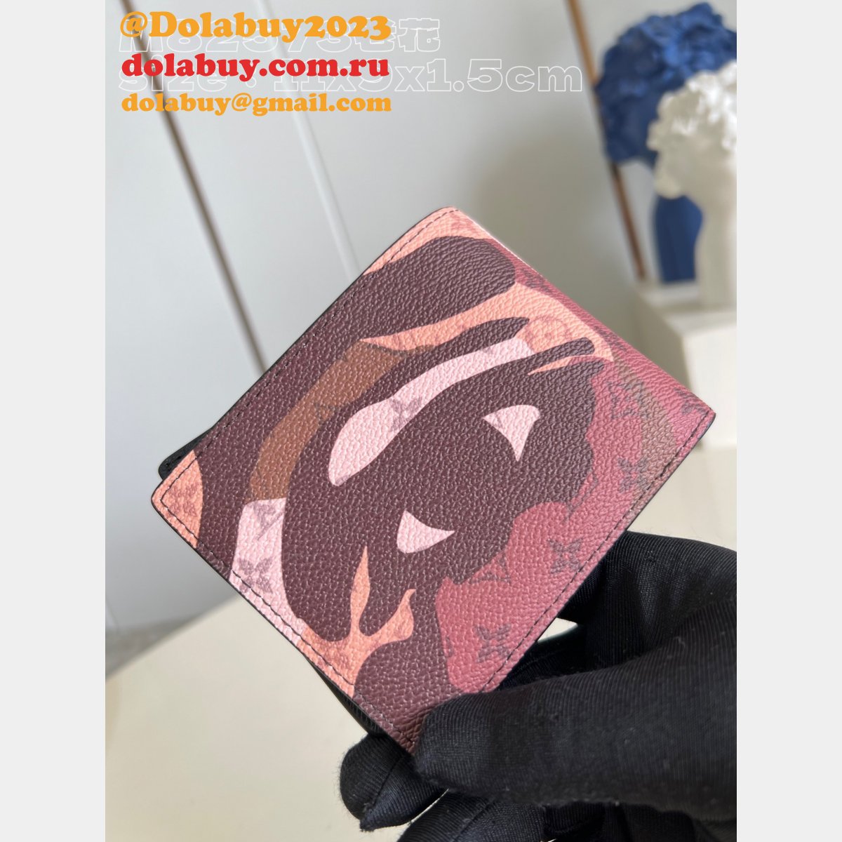 Multiple Wallet Luxury Men M82573 Louis Vuitton Replica Bag