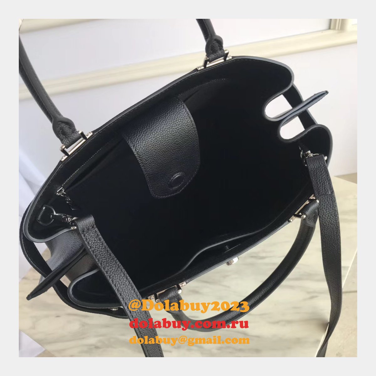 Replica Louis Vuitton UK M53730 Lockme Day Calf Leather Tote Bag