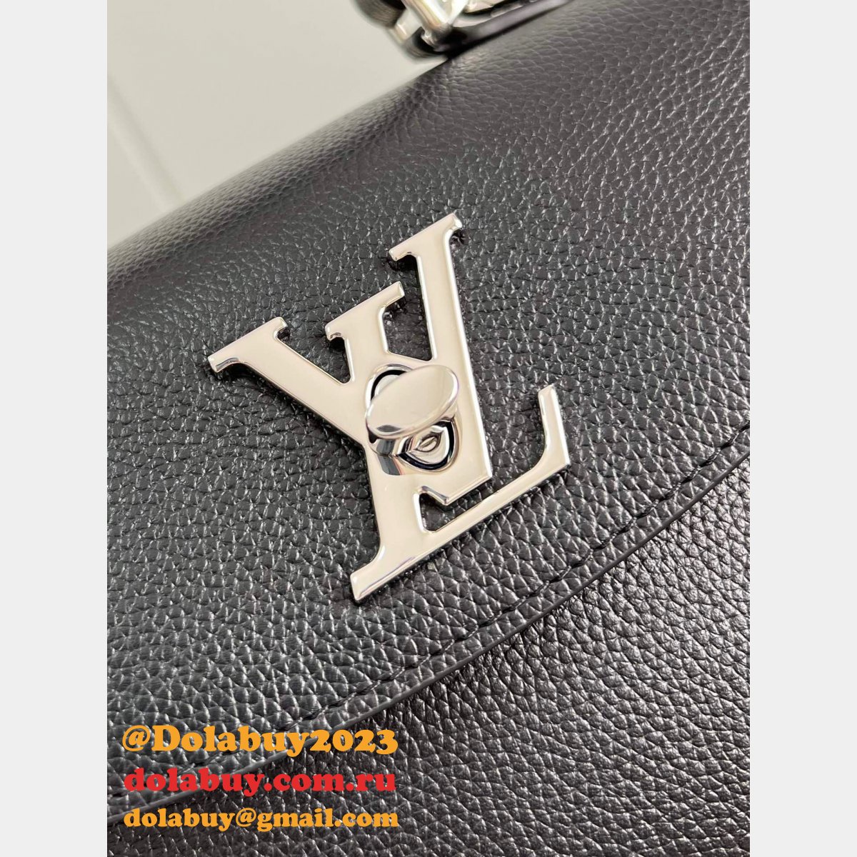 The Best Quality Louis Vuitton Fake LockMe Ever M21088 Bag
