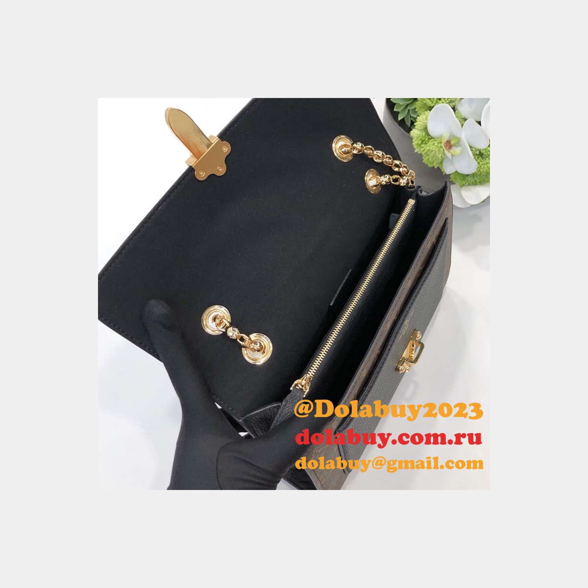 Louis Vuitton Replicas Monogram Canvas M41730 Leather Handbag Victoire