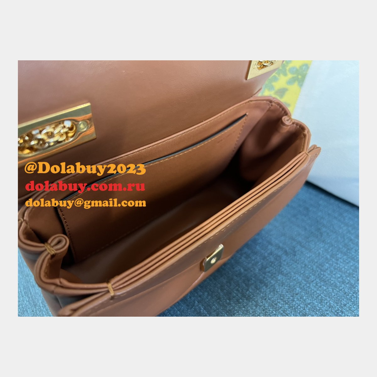 7 Star Valentino Garavani ONE STUD Chain Handbag