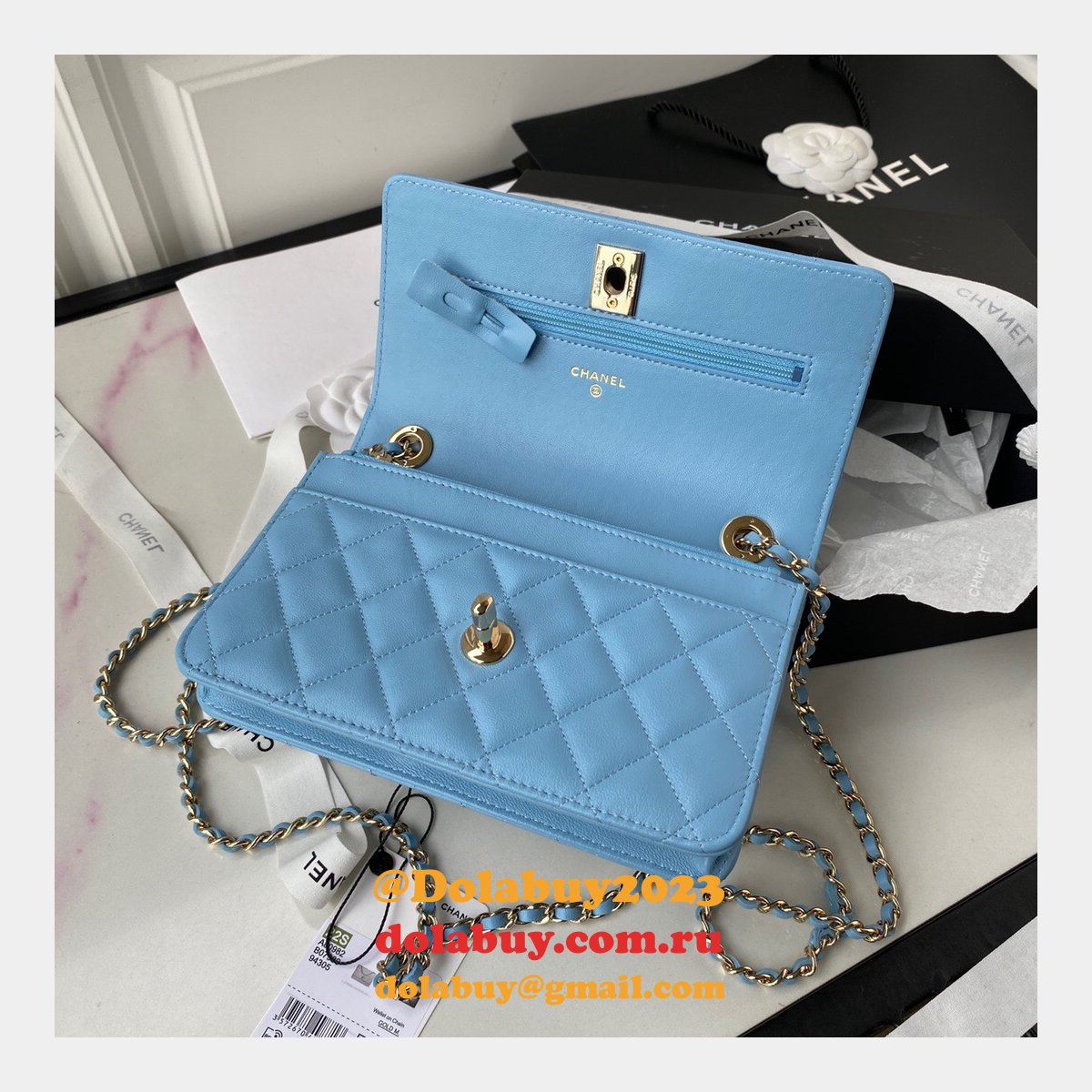 Good Replica Woc A80982 Wallet on Chain Lambskin & Gold-Tone Metal