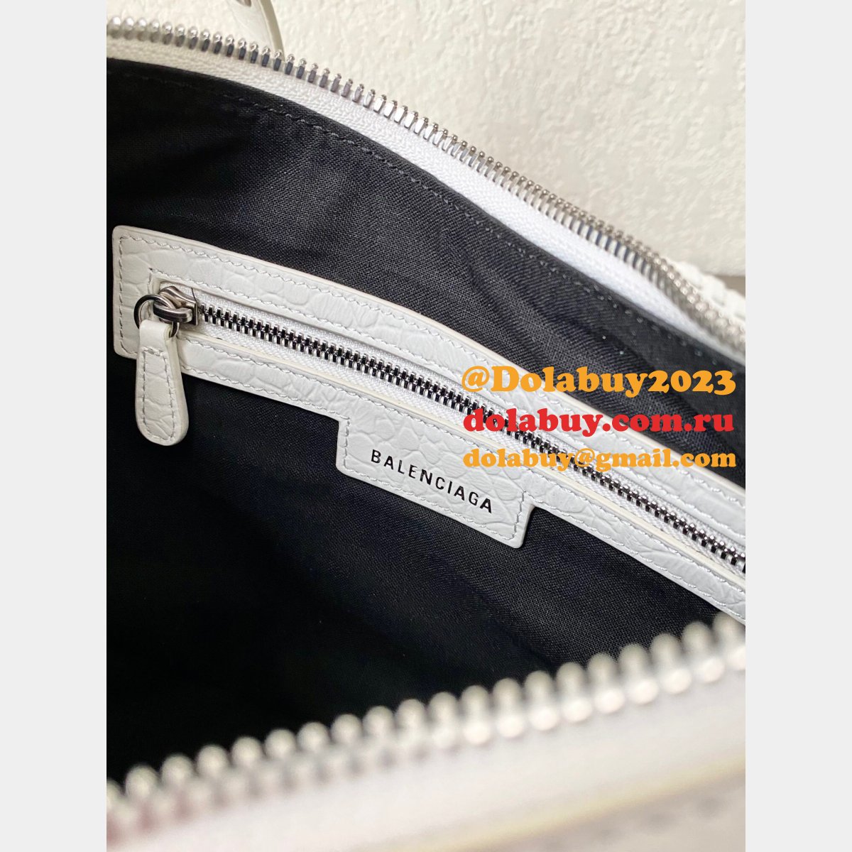 Balenciaga Fake High Quality Le Cagole crocodile Drill 33CM Bag