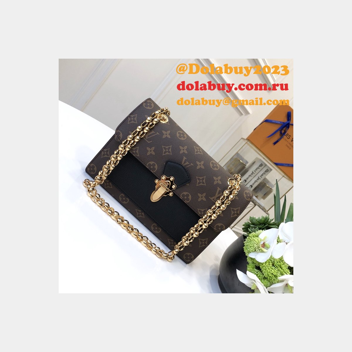 Louis Vuitton Replicas Monogram Canvas M41730 Leather Handbag Victoire