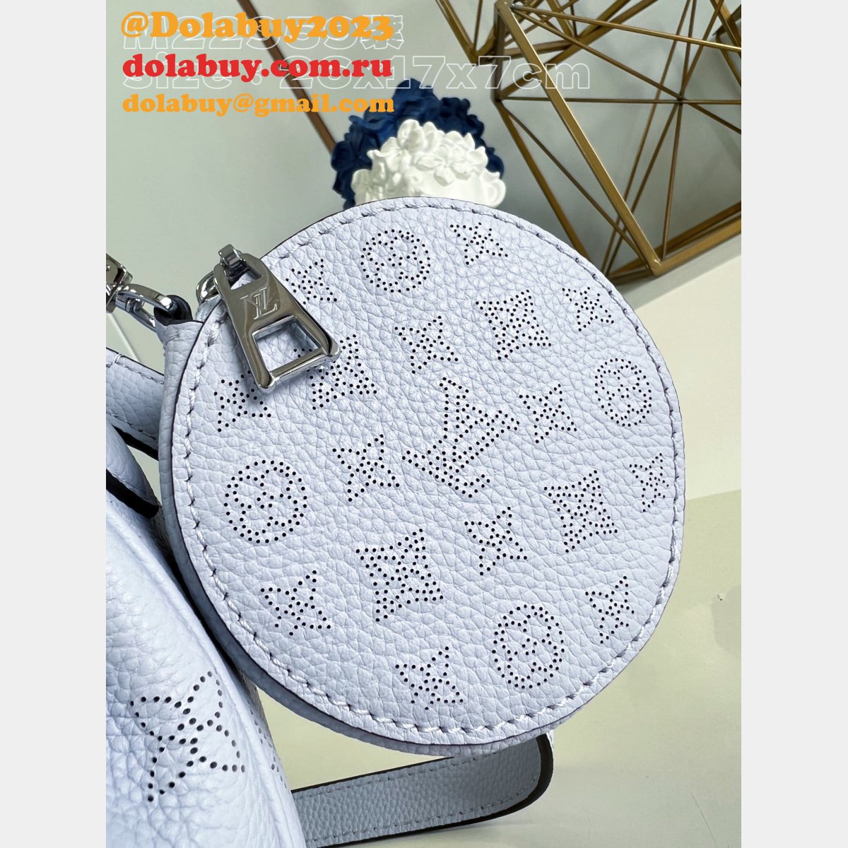 UK Baia M22959/M22959/M22819 Louis Vuitton Mahina Replica Bag