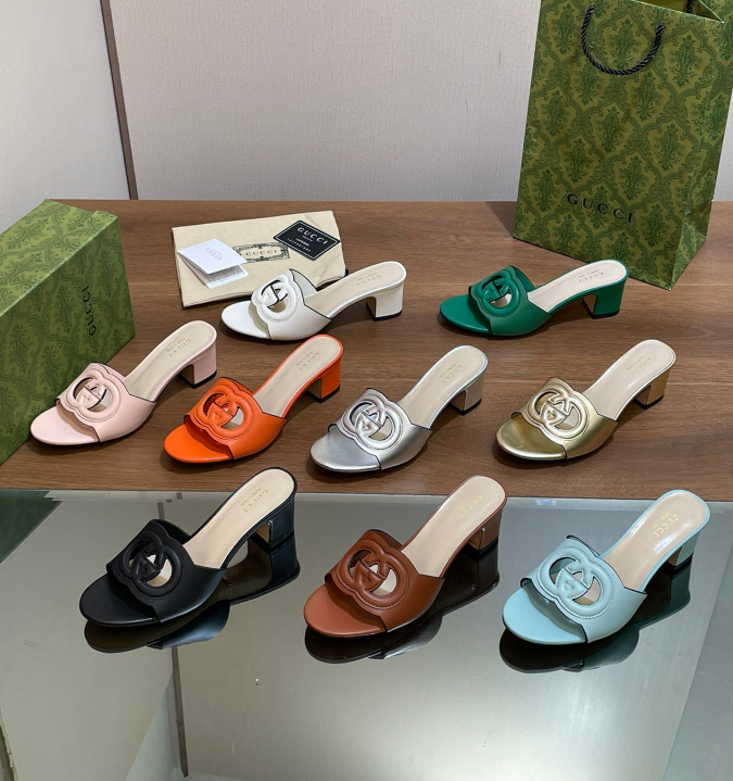 7 Star Designer WOMEN''S INTERLOCKING G SLIDE SANDAL